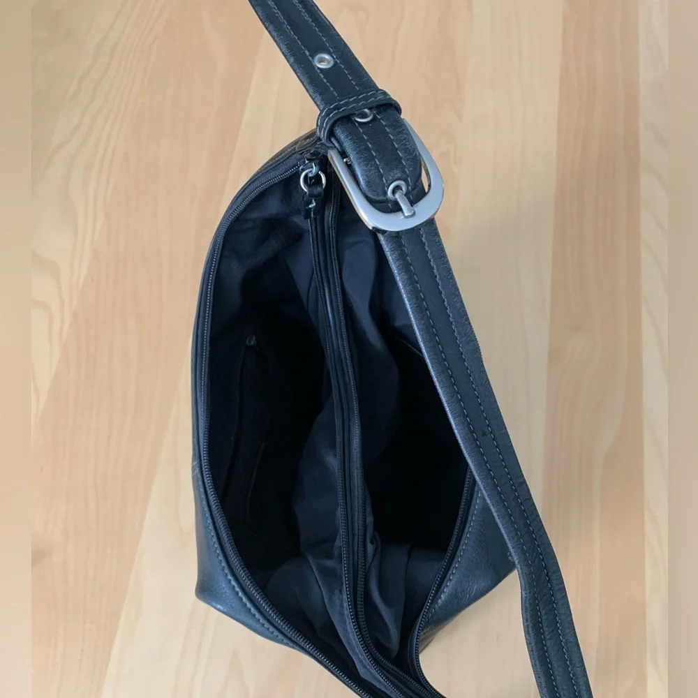Tignanello Black Leather Shoulder Bag - Picture 6 of 7